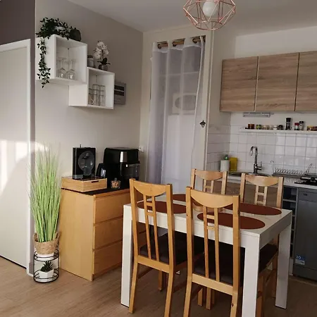 Apartment Avec Balcon, Wifi, Parking Privatif, A Proximite De La Et Du Centre-ville. - Fr-1-712-20 Villers-sur-Mer
