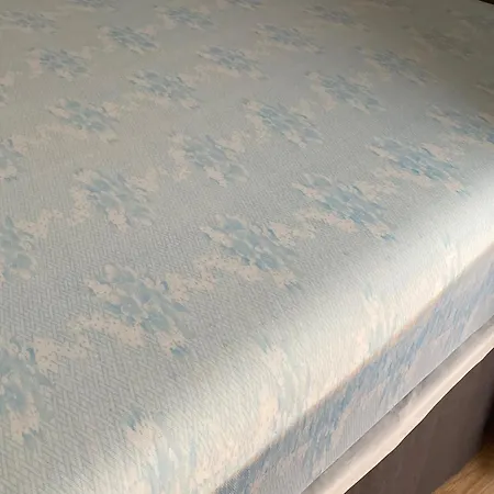 Calme Avec Balcon, Wifi Et Parking Près De La - Fr-1-712-20 Appartement